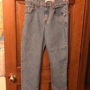 Levi's Women’s Light Blue Straight Slim Capris